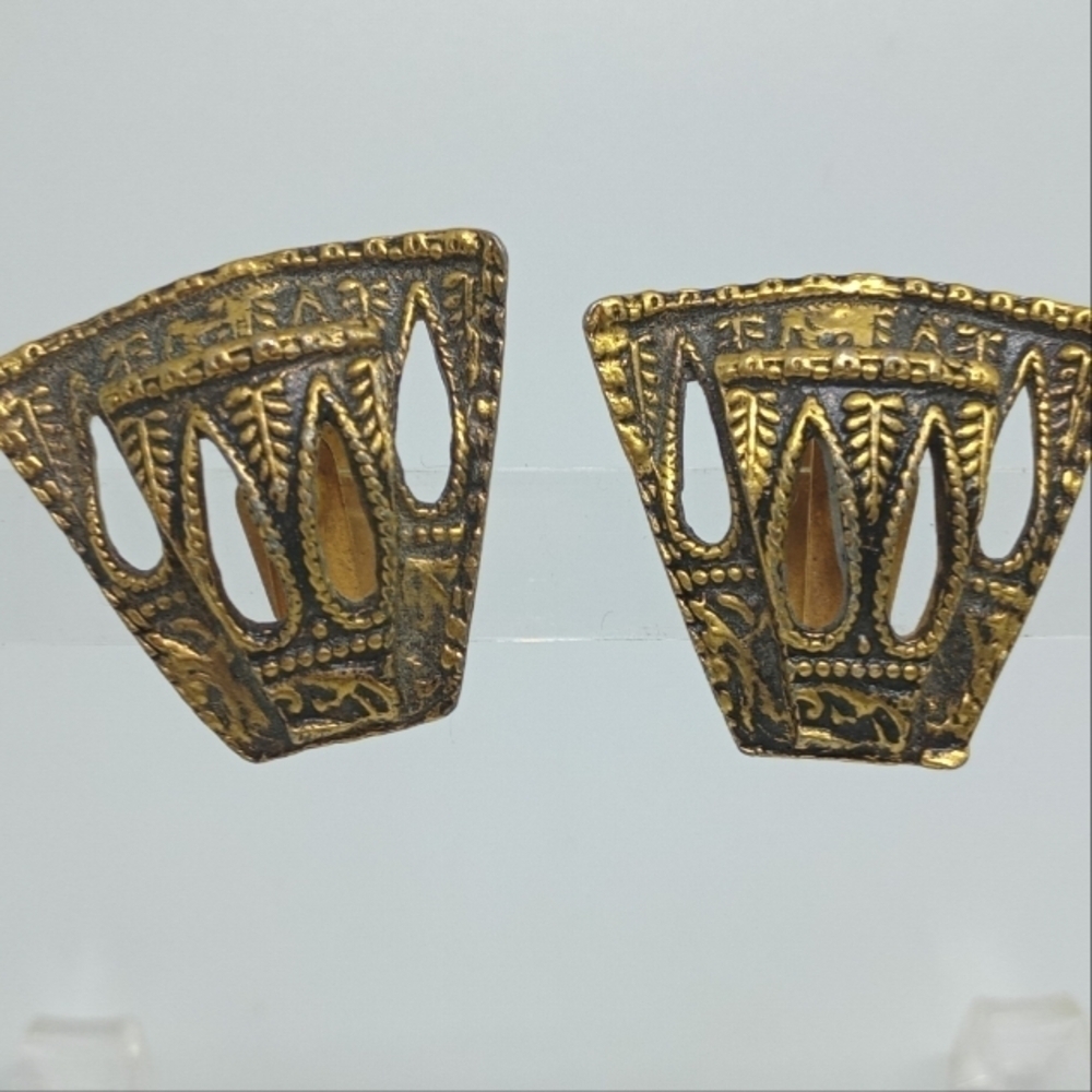 * vintage signed Lorraine Marsel Florenza brass tone clip on earrings